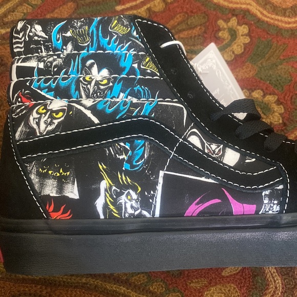 NWT Disney 100 Villains Sk8 hi Vans black collectible shoes brand new - Picture 8 of 12